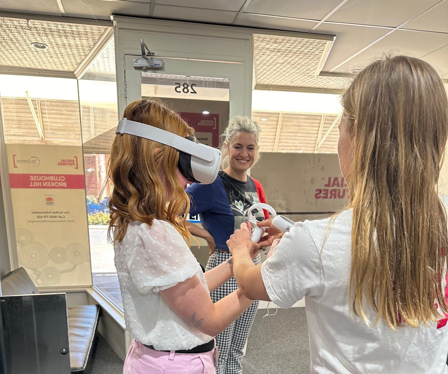 Ally Wood Showing Emma From Camhs Our Vr Headsets.